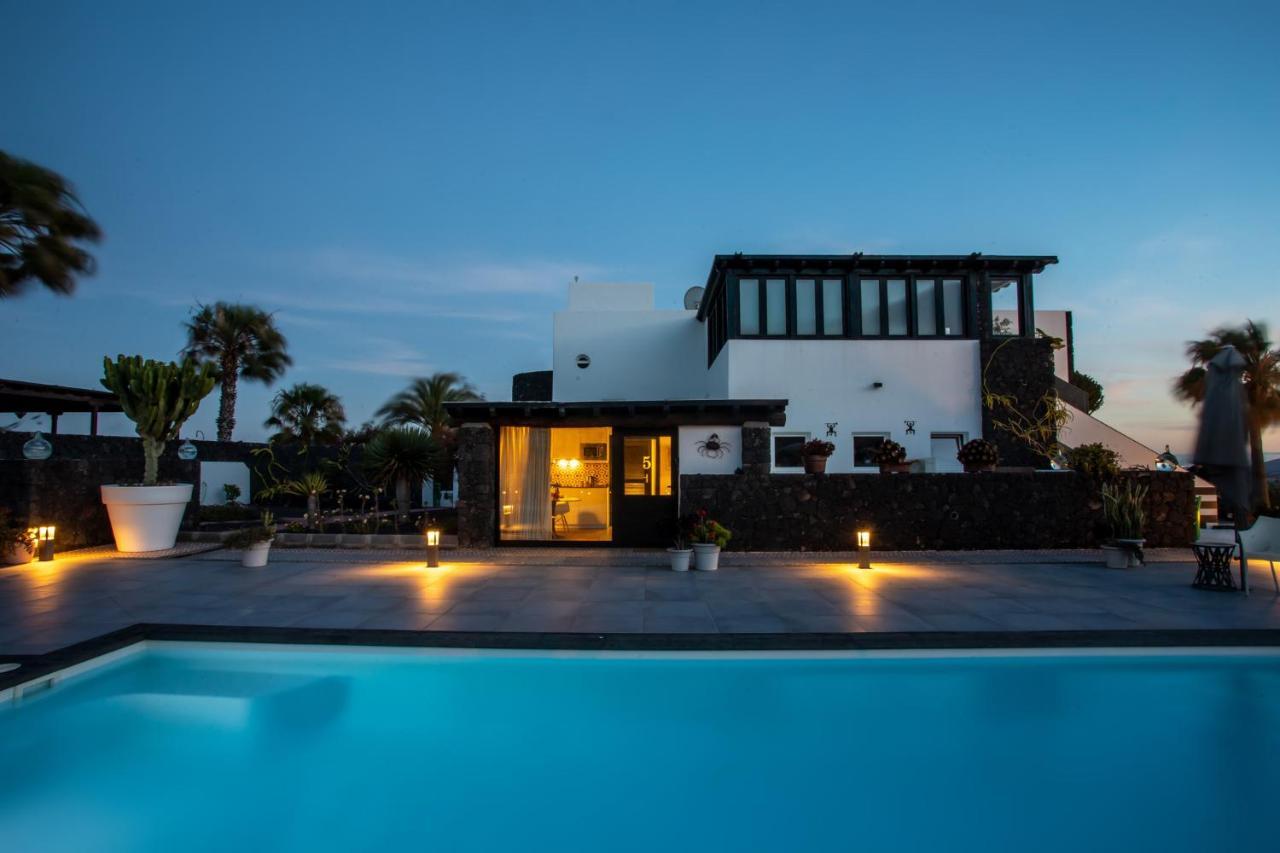 5 Lanzarote Couette-café *